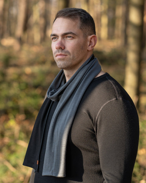 menique Men's Merino Scarf Black/Perfect Grey Color