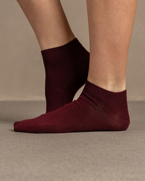 Women’s Ankle Bamboo Socks in royal cherry