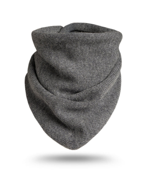 Packshot of knit Cashmere bandana in the white background