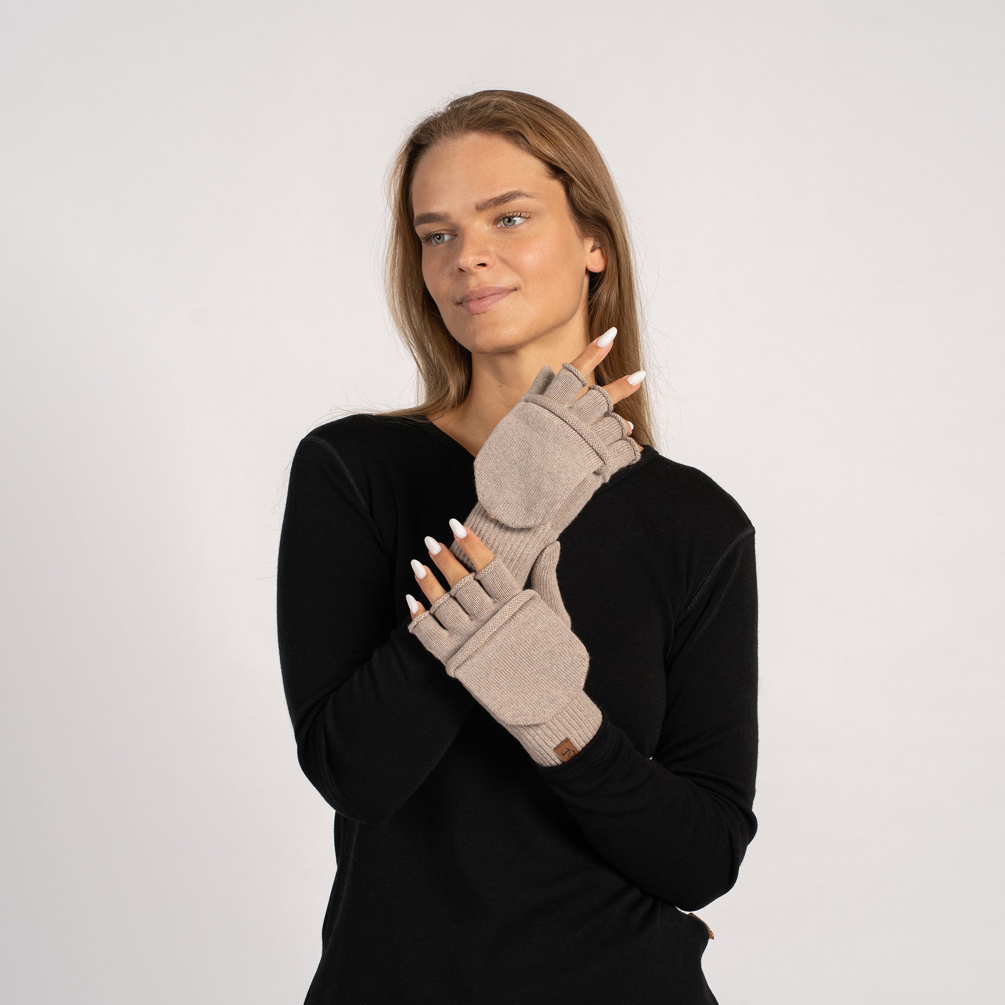 Women’s creamy beige premium convertible gloves, knitted merino wool mittens with button flap